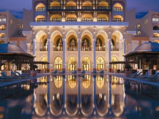 Afbeelding bij Shangri-la Hotel Qaryat Al Beri Abu Dhabi